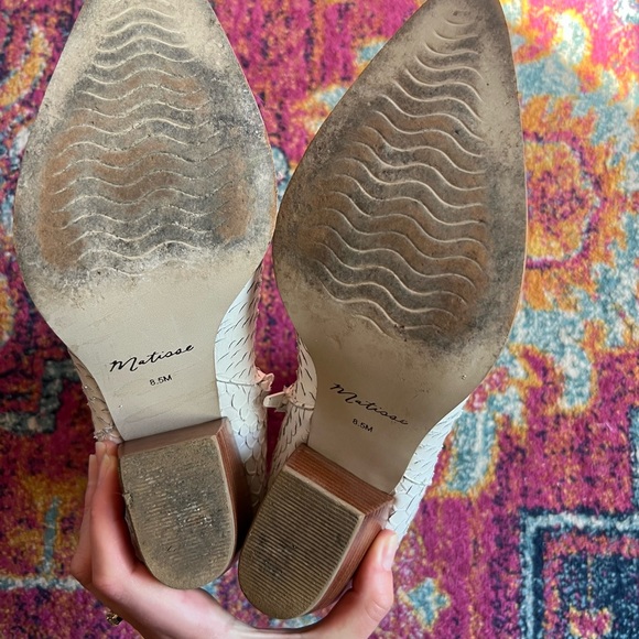 Matisse Caty Booties in White - Picture 4 of 4